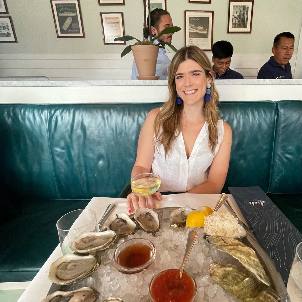 ABOUT ME! 🤗🍸💃🏻